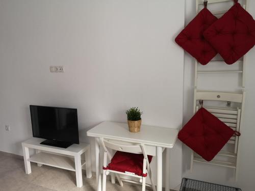 Apartamento VenAVera Playa VERA COLINA Apto. 3 Bajo Piscina Muy Tranquilo WIFI - image 7