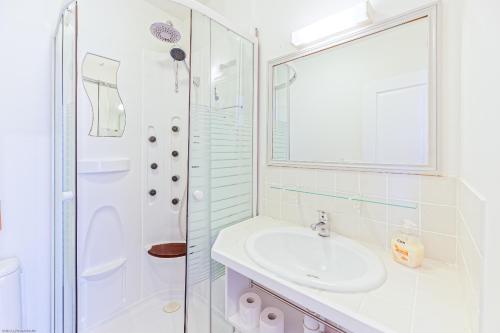 Appart'Hôtel Bellevue - image 6