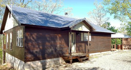 Safari on Glover River cabin - image 9