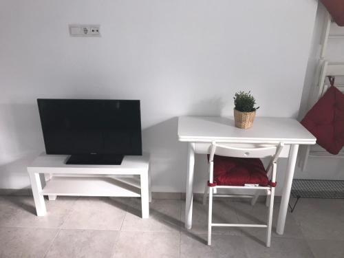 Apartamento VenAVera Playa VERA COLINA Apto. 4 Bajo Piscina Muy Tranquilo WIFI - image 6