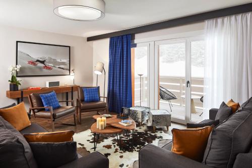 Very Large Suite with High Tea and Aquapark access