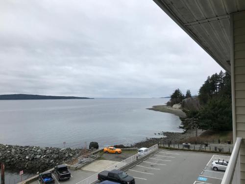Beach Gardens Resort and Marina in Powell River, Canada