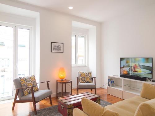 Arroios Charming & Bright Lisboner 2-Bedroom Apt