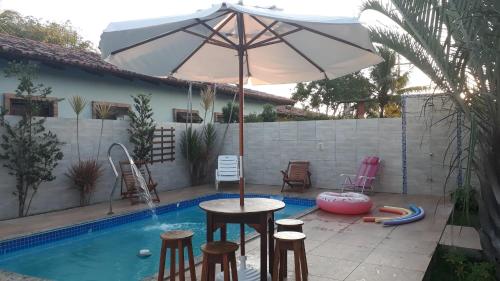 Casa com Piscina em Guaratiba