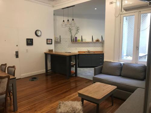 Spacious 2BR Historic Apartment Executive Ready Fast WiFi, Buenos Aires (fotografie 2)