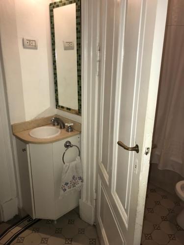 Spacious 2BR Historic Apartment Executive Ready Fast WiFi, Buenos Aires (fotografie 6)