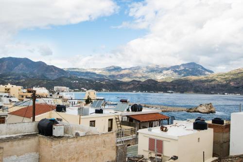 Alpha & Omega, Karpathos Town (photo 6)