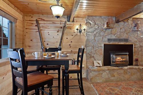 Spruce Fly by KABINO Fire Pit Satellite Big Yard Big Driveway WiFi Grill in Island Park, USA