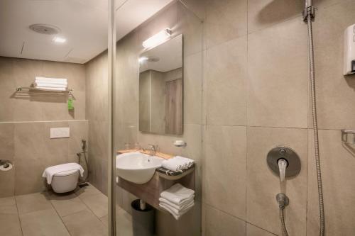 Bathroom, Cititel Express Penang Hotel in Penang