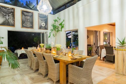 Restaurant, Out of Africa Town Lodge in Otjiwarongo