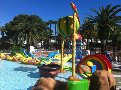 Playground, Residence La Palmeraie in Capitou