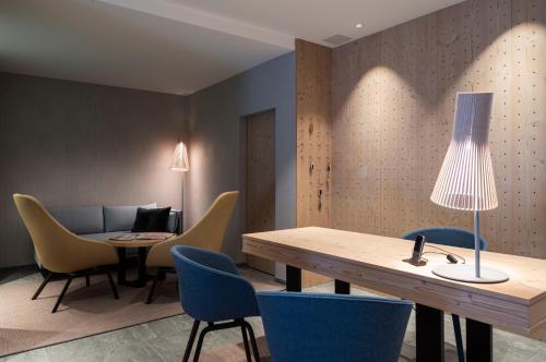 大厅, 大陆酒店 (Hotel Continental) in 策马特