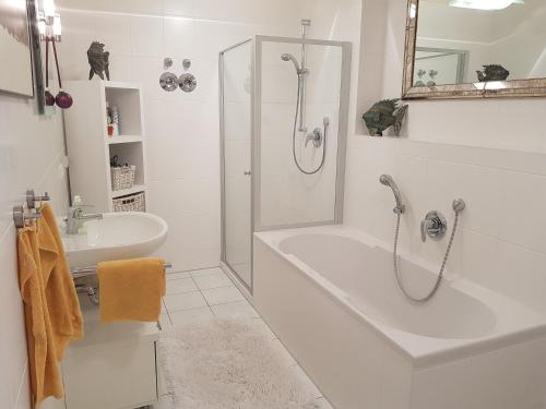 Tillyhome 1.8km von Ammerndorfer Straße entfernt