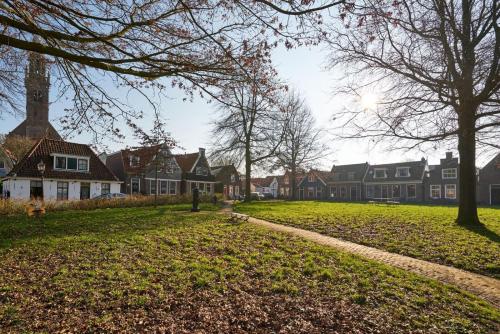  Family home in Edam