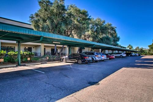 Condo with Pool 1 Block to Salt River Fields! - image 3