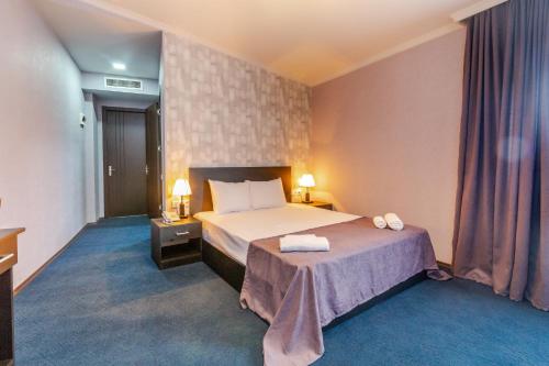 Hotel Marlyn Room Type - Deluxe King Room