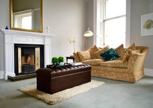 Superior 2 Bedroom City Centre Apartment, Edinburgh, Edinburgh and the Lothians