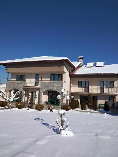 Sveti Nikola Villas near Borovets in Širokidola