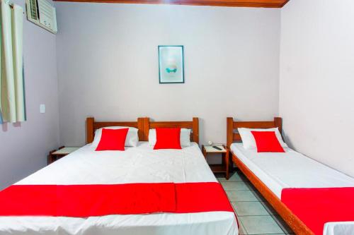 1 queen bed, 1 twin bed