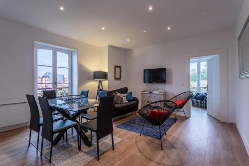 IZOKINA KEYWEEK 2 bedroom Apartment in Biarritz - La Grande Plage