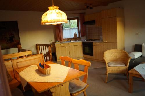 مطبخ, Haus Haidweg - Ferienwohnungen in Haidmühle im Dreiländereck DE-CZ-AT (Haus Haidweg - Ferienwohnungen in Haidmuhle im Dreilandereck DE-CZ-AT) in Haidmuhle
