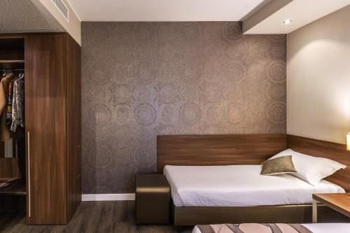 Smart Hotel Holiday - image 9