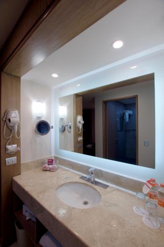 243325807 Crowne Plaza Hotel Mexico City North-Tlalnepantla by IHG