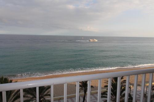 Apartaments El Sorrall - image 4