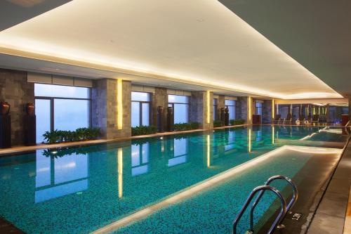 Swimmingpool, Crowne Plaza Yichang By IHG in Yichang