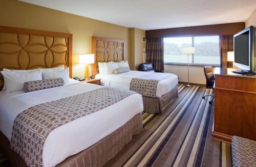 Queen Room with Two Queen Beds - Non-Smoking