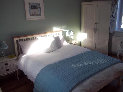 Downsfield Bed and Breakfast - image 2
