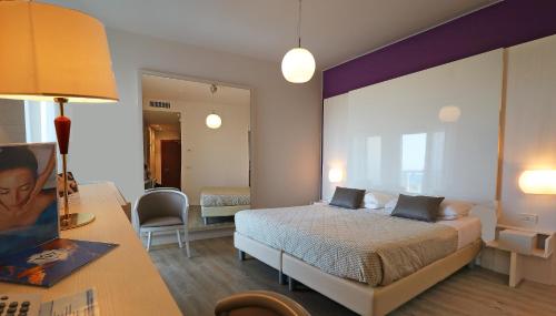 Comfort Double or Twin Room with Side Sea View