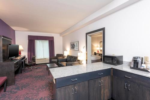 Holiday Inn Express & Suites Columbus - Polaris Parkway / COLUMBUS