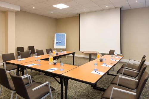 Novotel Newcastle Airport - image 4