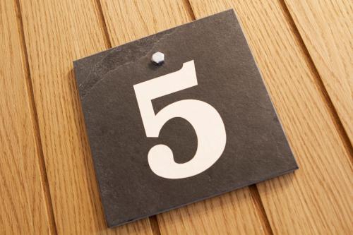 Romneys Apartments & Suites - main image