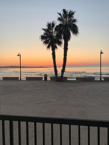  Trono a mare in Sampieri