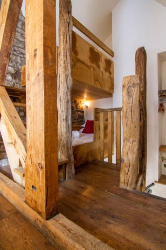 Romneys Apartments & Suites - image 9