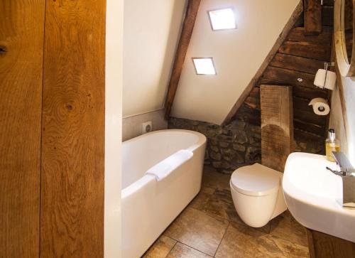 Romneys Apartments & Suites - image 7