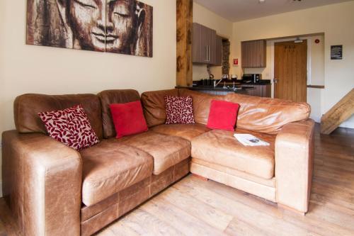 Romneys Apartments & Suites - image 3