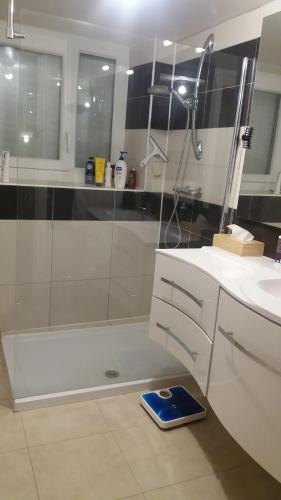Queen Room with Shared Bathroom
