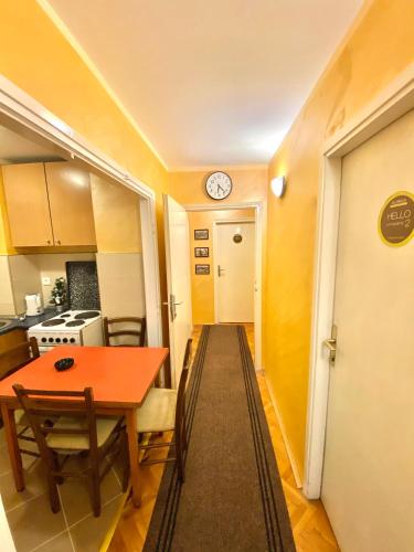 Glorious Rooms in Nyis