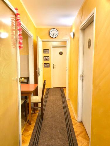 Glorious Rooms in Nyis