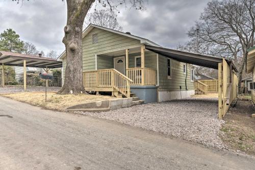 Hot Springs Home Less Than 1 Mi to Oaklawn Racing Casino! in Hot Springs, USA