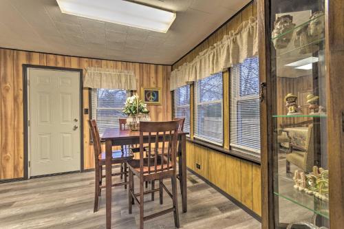 Hot Springs Home Less Than 1 Mi to Oaklawn Racing Casino! in Hot Springs, USA