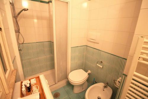 Family 2BR Apartment in Via Giulia - image 4