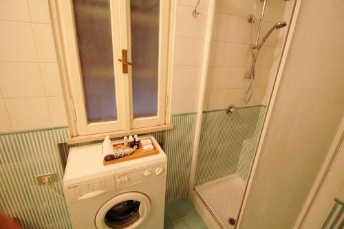 Family 2BR Apartment in Via Giulia - image 11