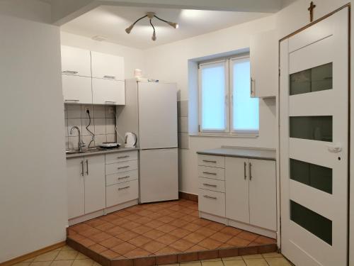 WHITE Apartment