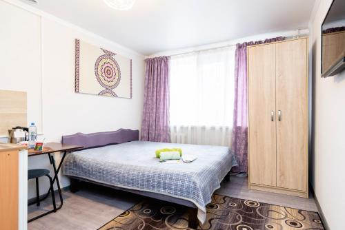 1 double bed, 1 futon bed