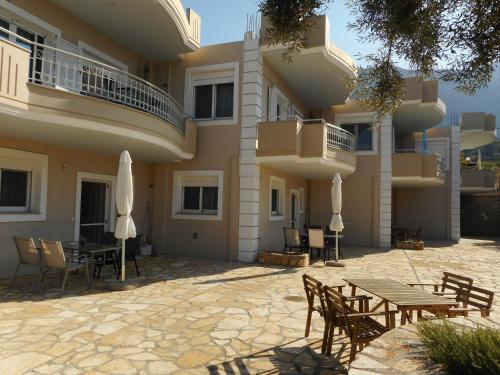  Kanellos luxury apartments in Palairos