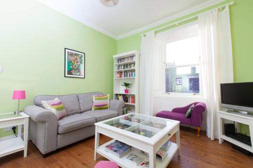 Bright And Modern Causewayside Apartment, , Edinburgh and the Lothians